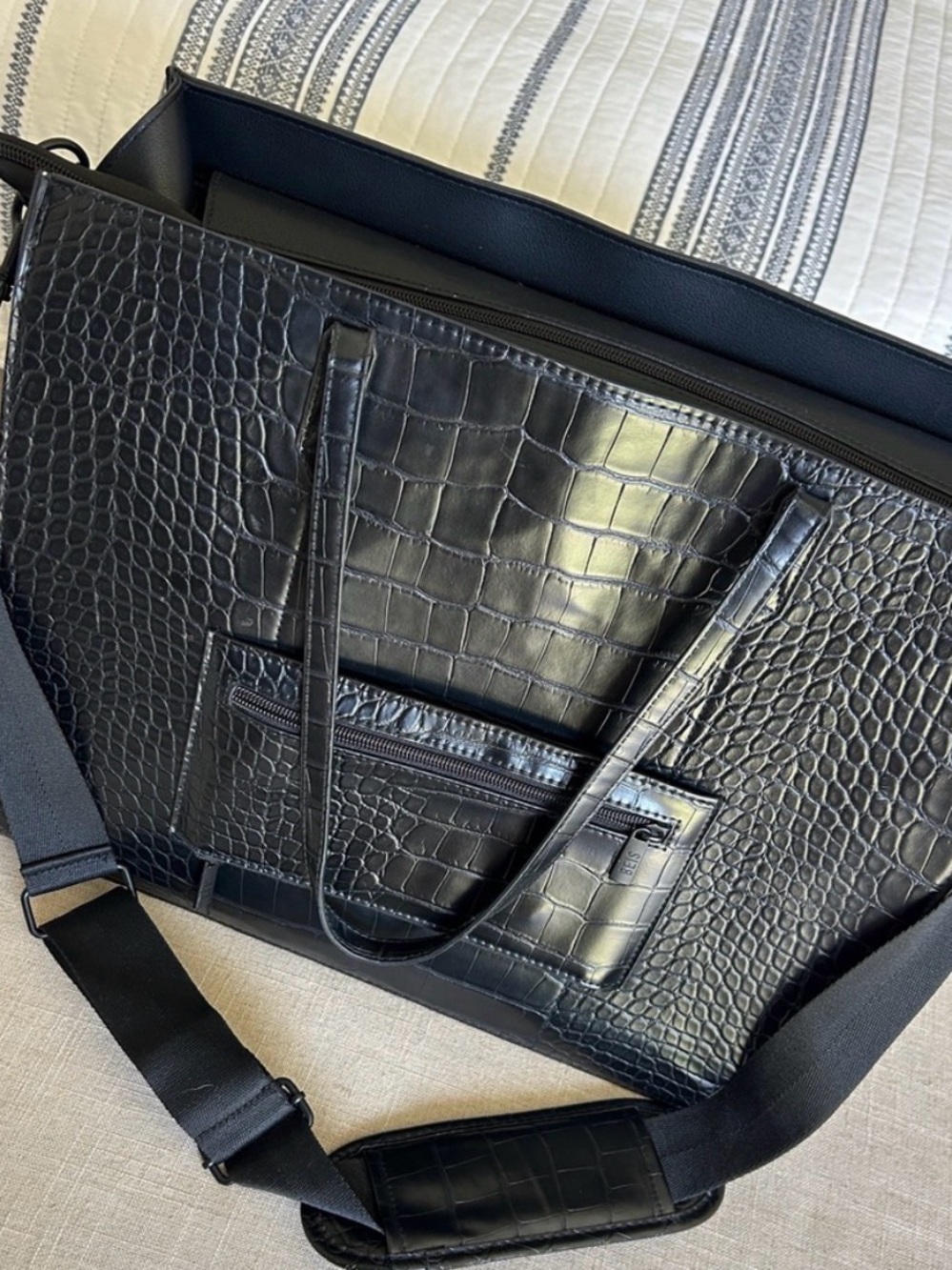 Shoulder Bag / Tote - Picture 2 of 7